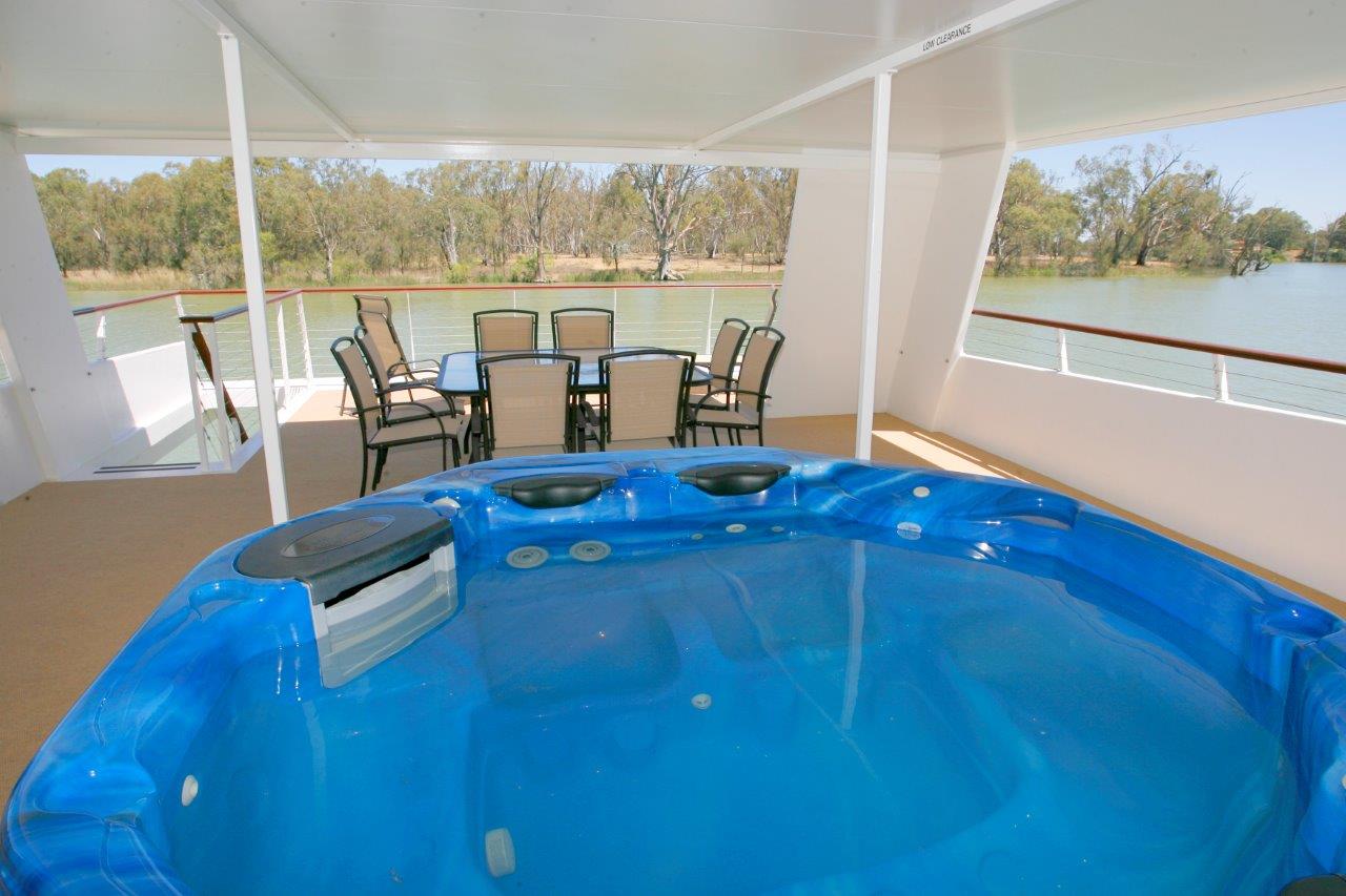 Mildura Houseboats | Rent a houseboat at Sunraysia Resort Sunraysia Resort | Houseboat accommodation | Mildura