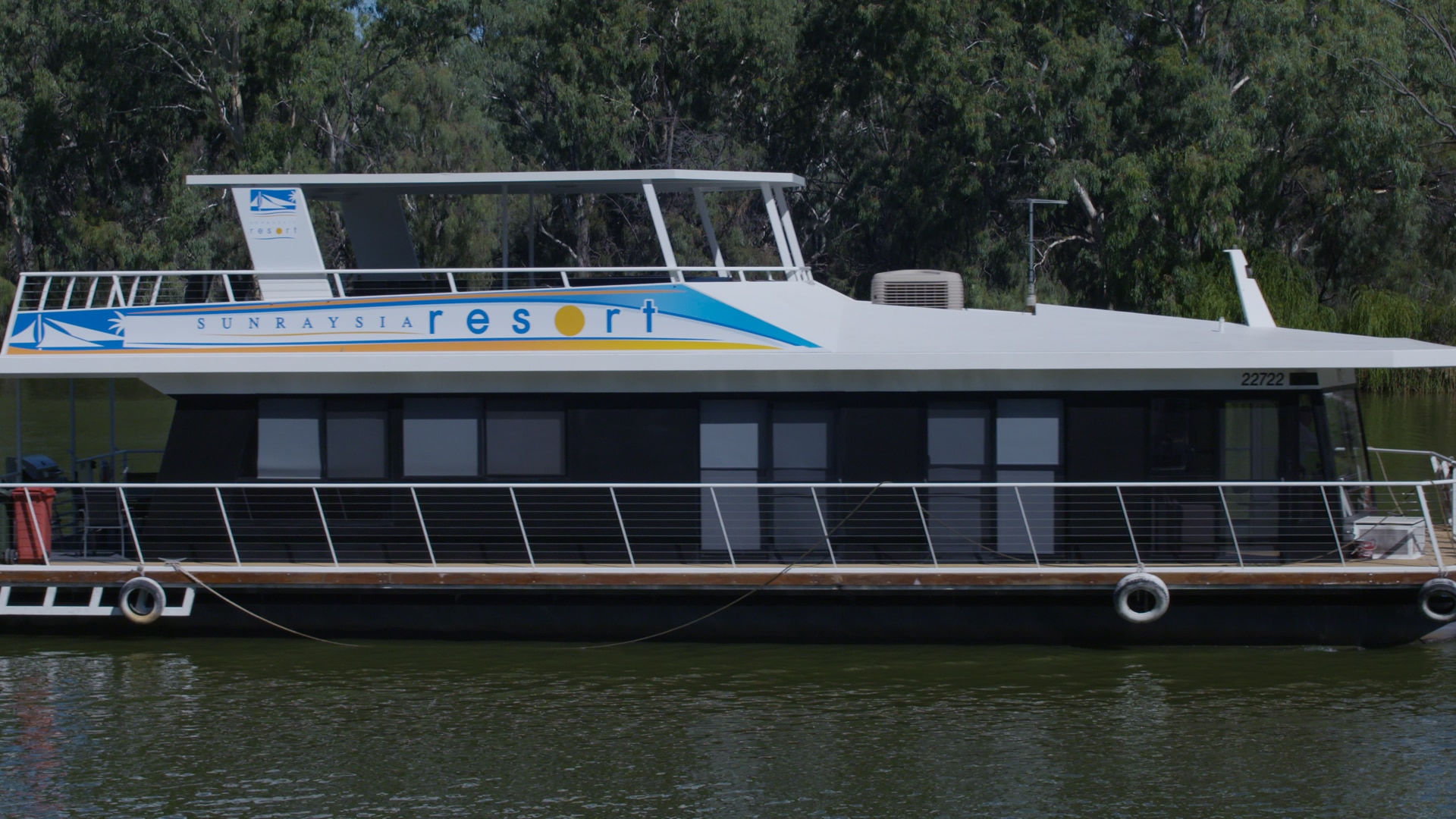Mildura Houseboats | Rent a houseboat at Sunraysia Resort Sunraysia Resort | Houseboat accommodation | Mildura